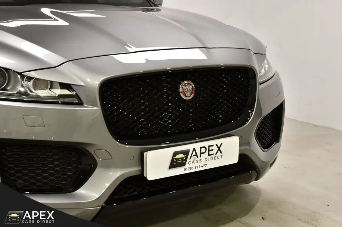 2020-jaguar-f-pace-20-i4d-chequered-flag-180ps-big-18