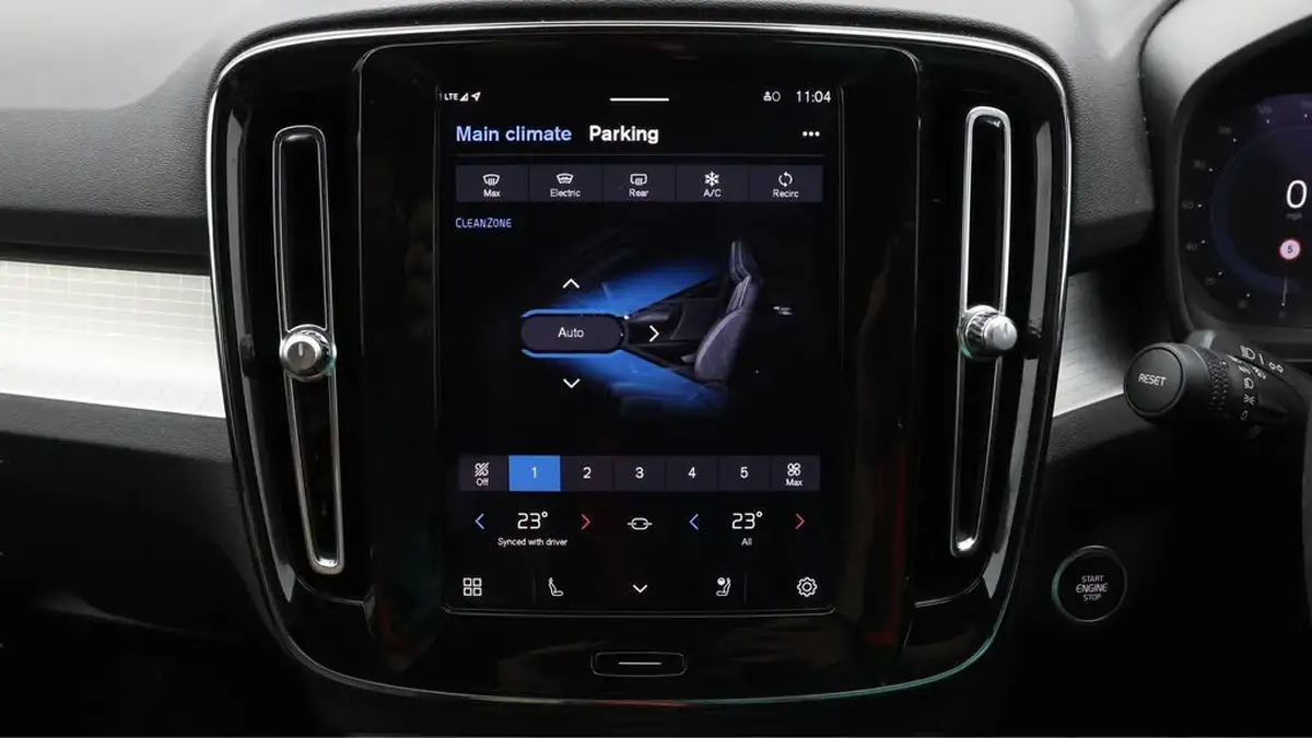 2023-volvo-xc40-20-b3-plus-big-14