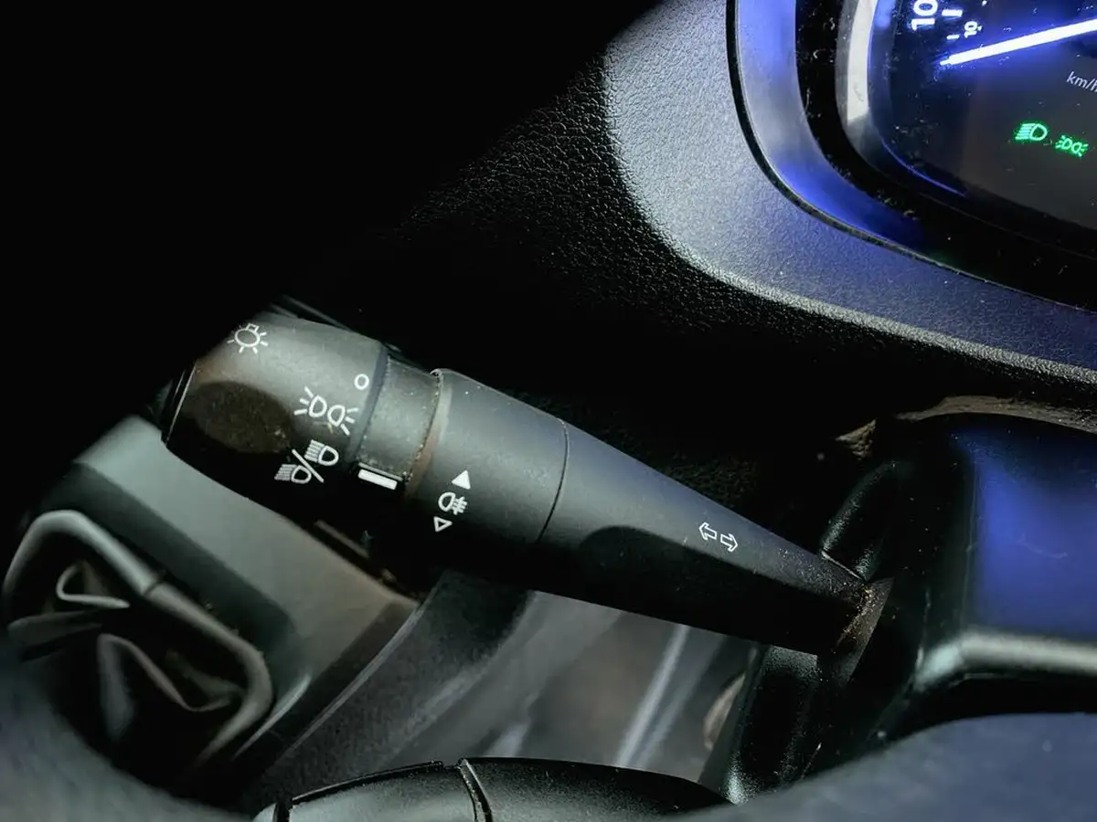 2023-peugeot-expert-15-bluehdi-professional-premium-standard-1000-big-31