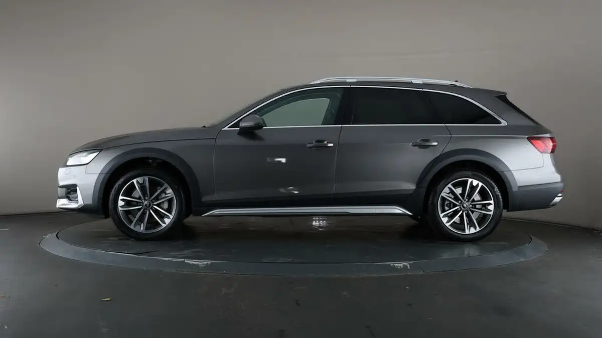 2022-audi-a4-allroad-20-45-tfsi-allroad-sport-big-30