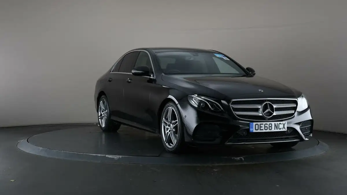 2019-mercedes-benz-e-class-20-e200-amg-line-saloon-4d-big-51