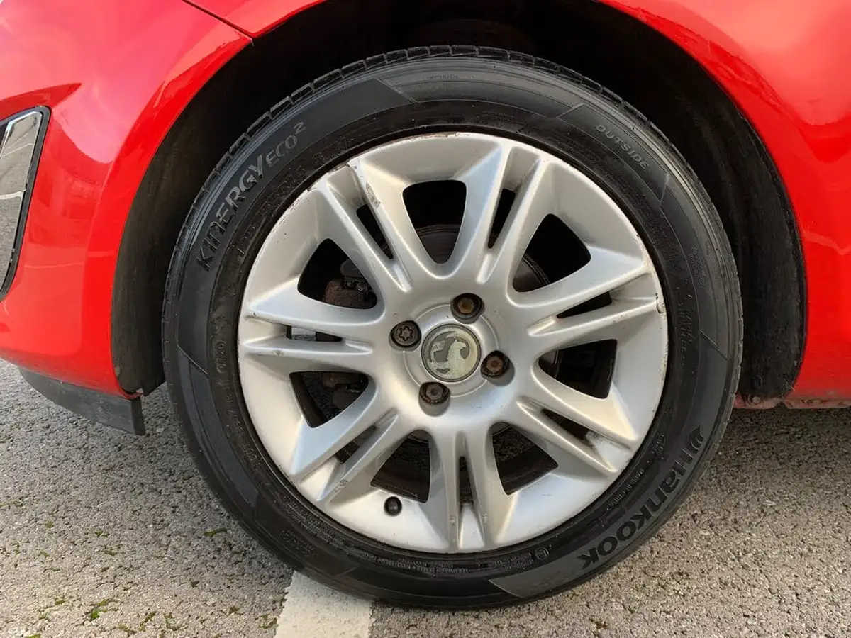 2013-vauxhall-corsa-12-energy-16v-3d-big-20