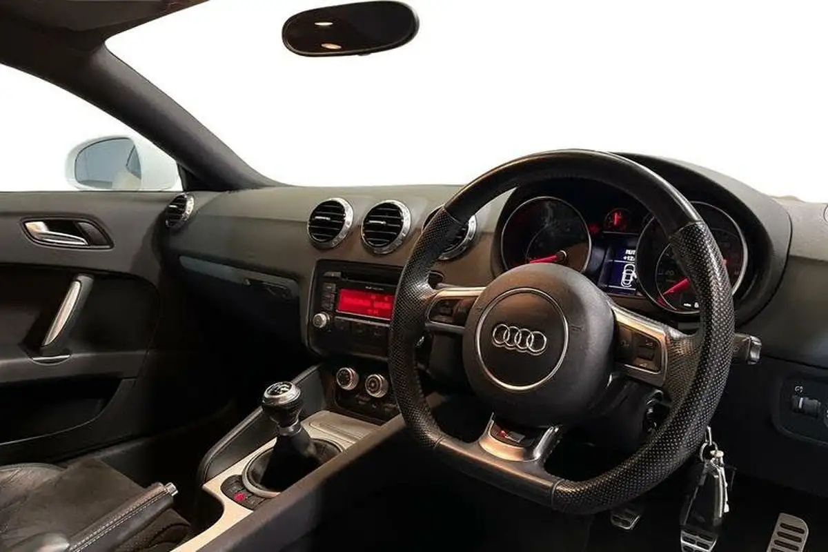 2014-audi-tt-coupe-18-tfsi-s-line-big-8