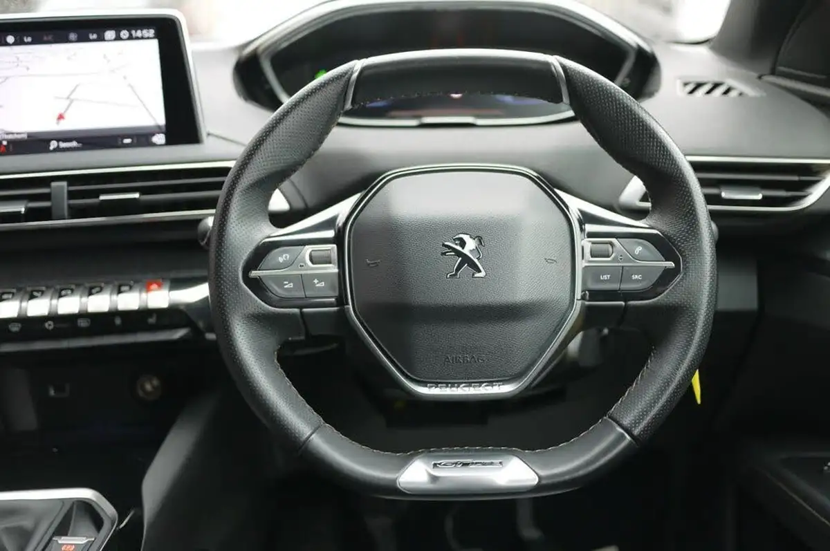 2018-peugeot-3008-suv-20-bluehdi-gt-line-20bluehdi-150bhp-big-31