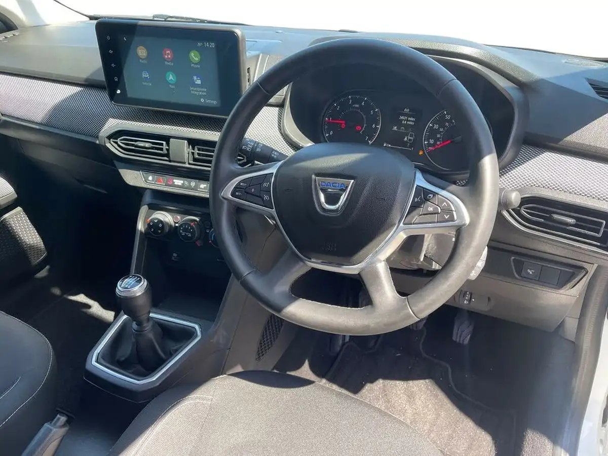 2022-dacia-sandero-10-tce-comfort-90bhp-big-14