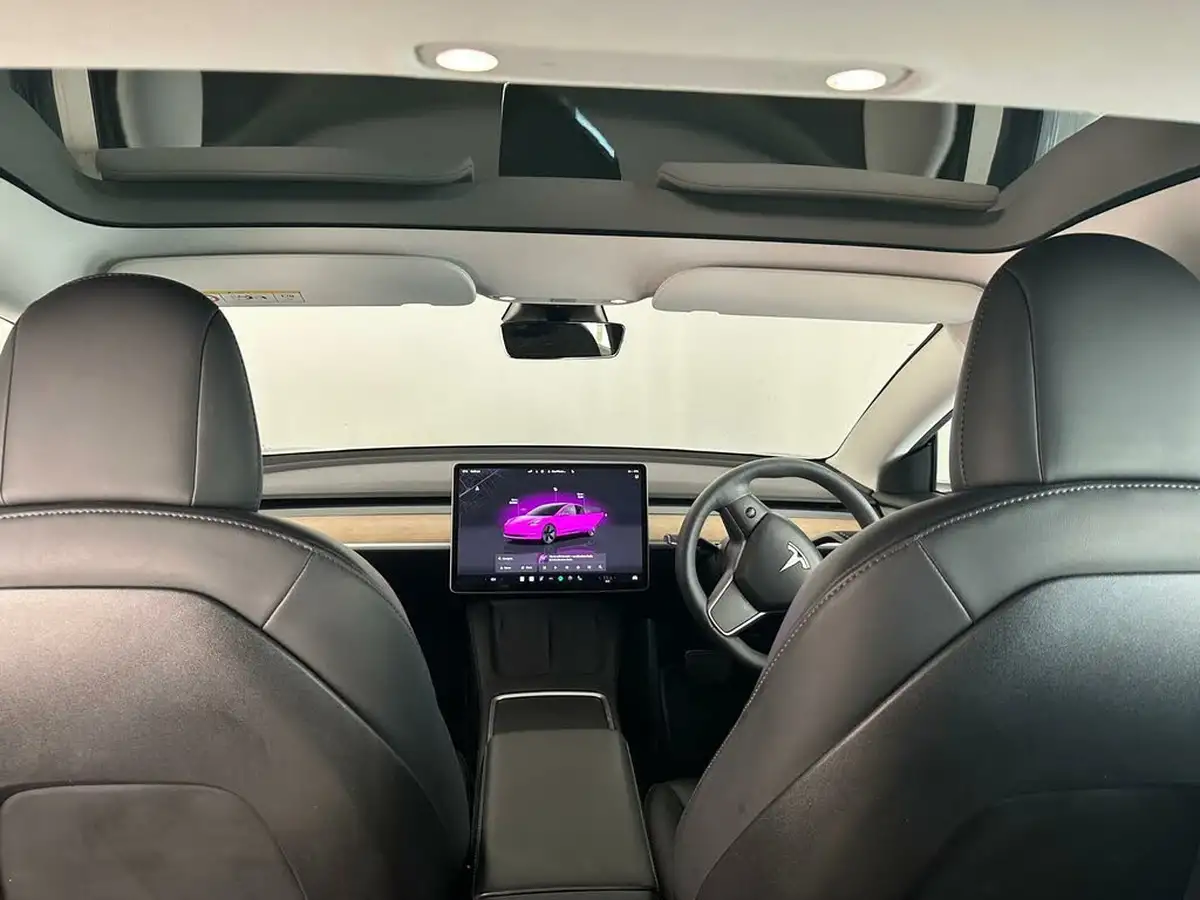 2022-tesla-model-3-e-long-range-big-29