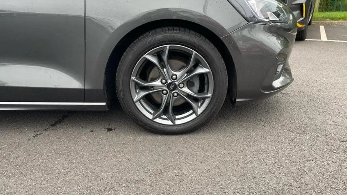 2019-ford-focus-10t-st-line-hatchback-big-19