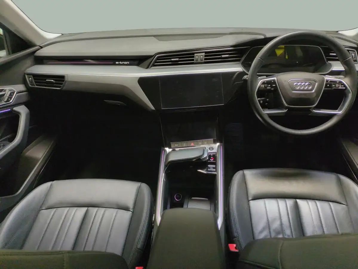 2021-audi-e-tron-50e-technik-station-wagon-big-3