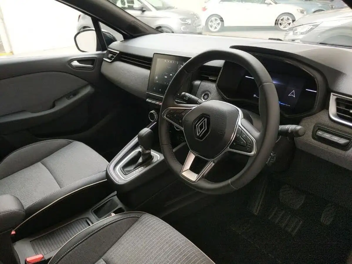 2024-renault-clio-16-techno-big-10