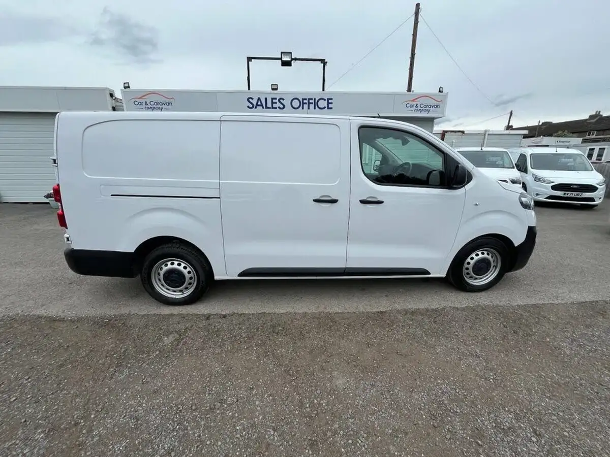 2022-vauxhall-vivaro-15td-2900-l2h1-dynamic-big-7