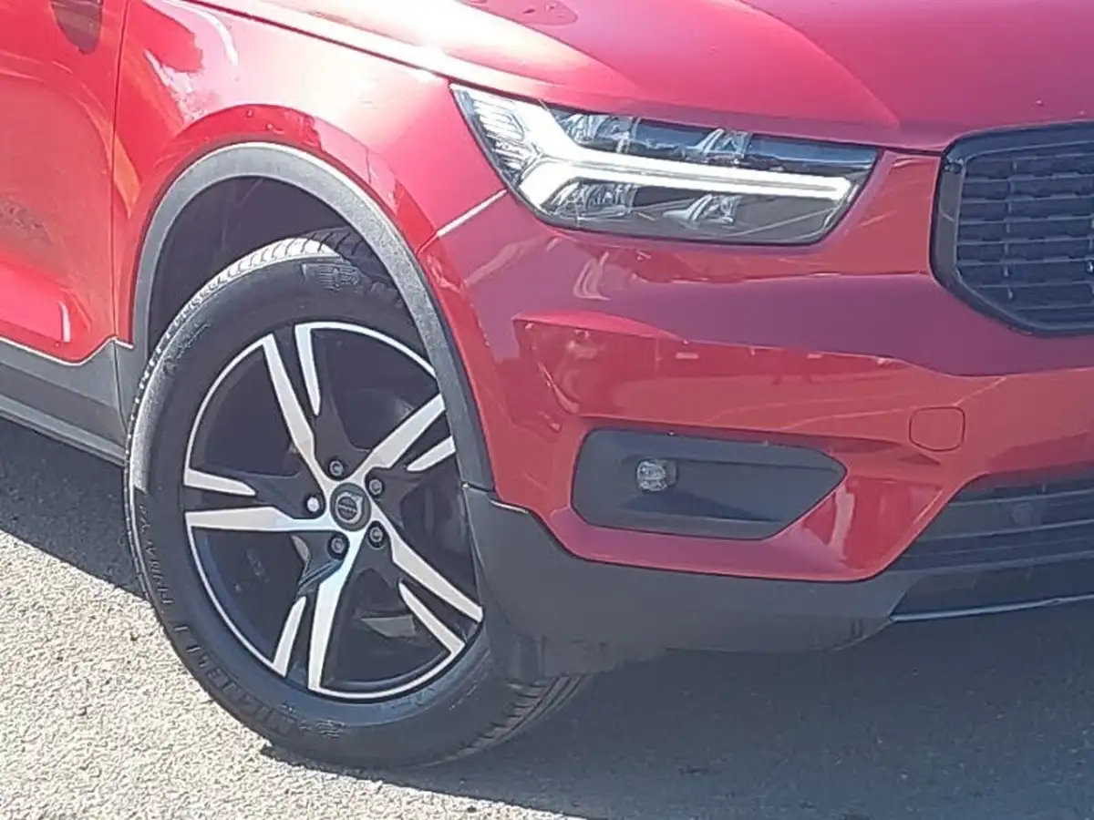 2020-volvo-xc40-15-t3-r-design-big-8