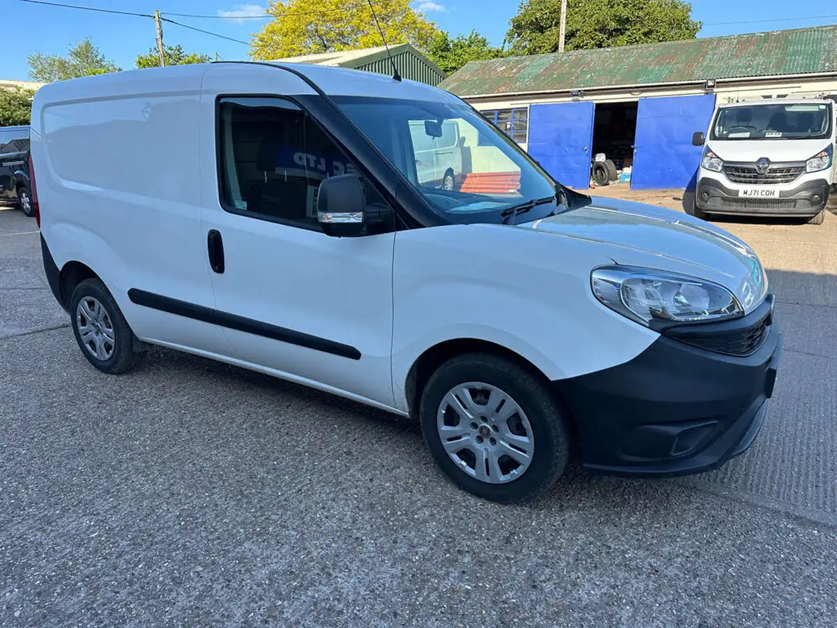 2018-fiat-doblo-cargo-16td-l1h1-big-12