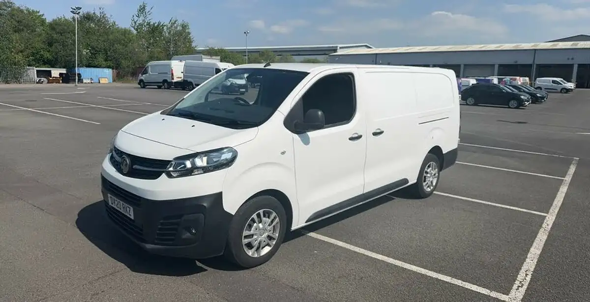 2020-vauxhall-vivaro-15td-2900-l2h1-dynamic-big-9