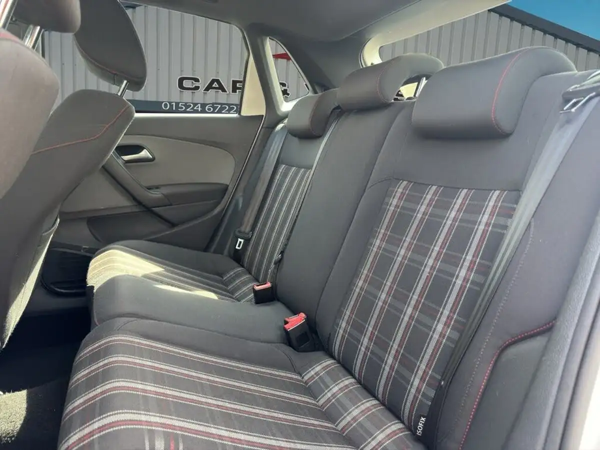 2014-volkswagen-polo-14-gti-5d-big-28