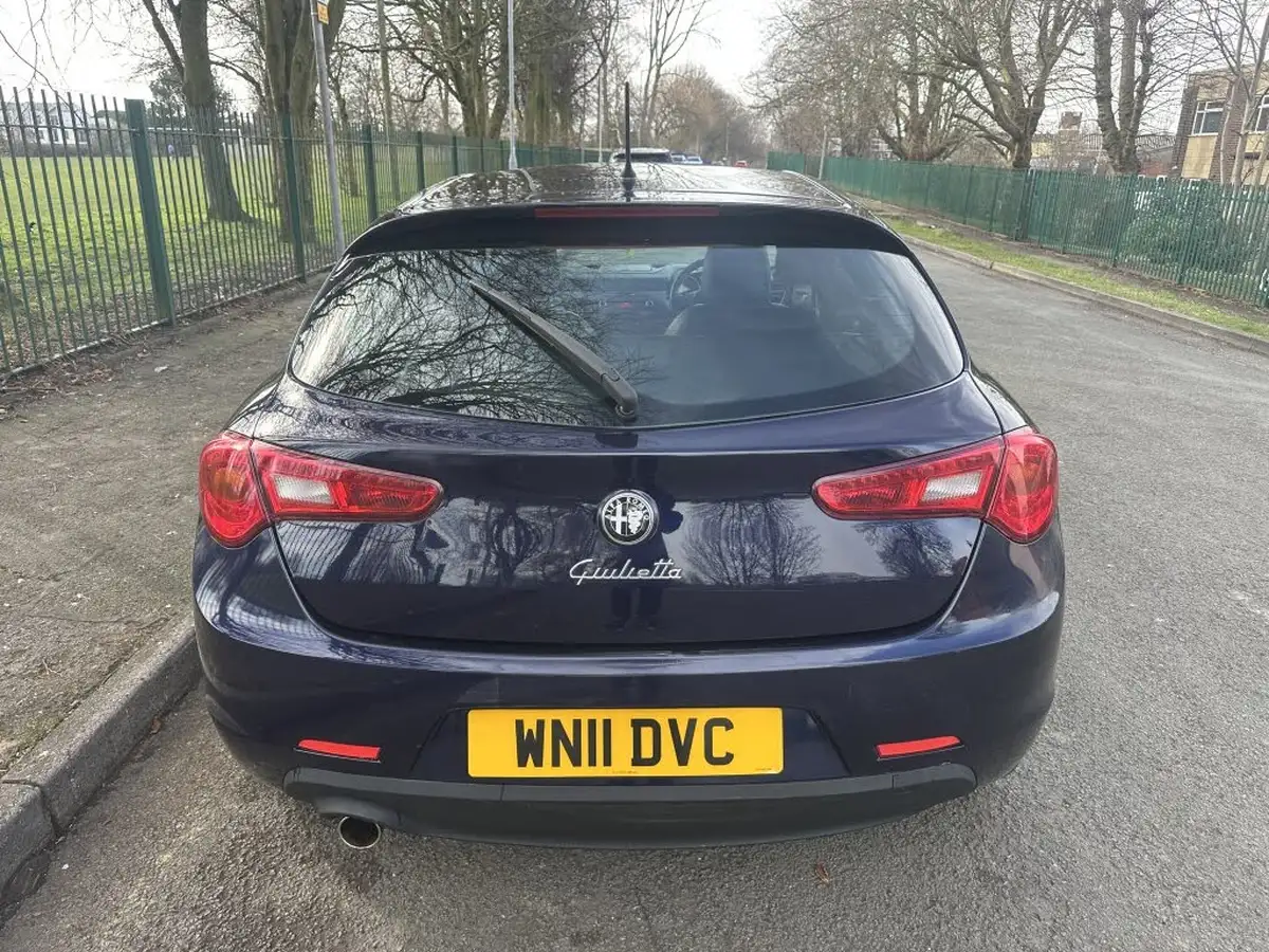 2011-alfa-romeo-giulietta-16td-veloce-16-jtdm-2-105-bhp-big-5