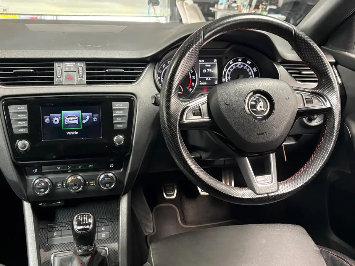 2013-skoda-octavia-20tdi-vrs-184ps-estate-big-66