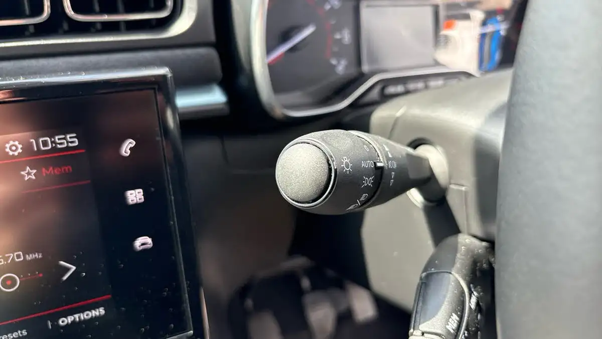 2023-citroen-c3-12-puretech-elle-83ps-ss-big-26