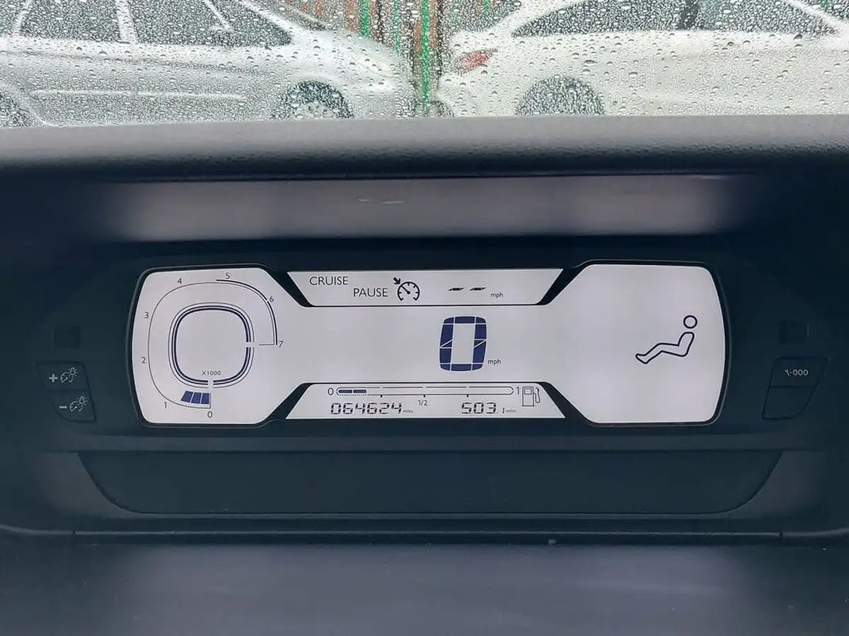 2014-citroen-grand-c4-picasso-16e-hdi-vtr-115ps-big-29
