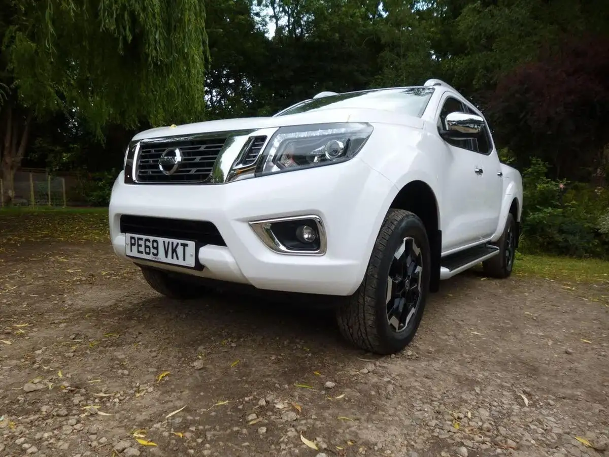 2019-nissan-navara-23dci-tt-tekna-8-navileather-big-12