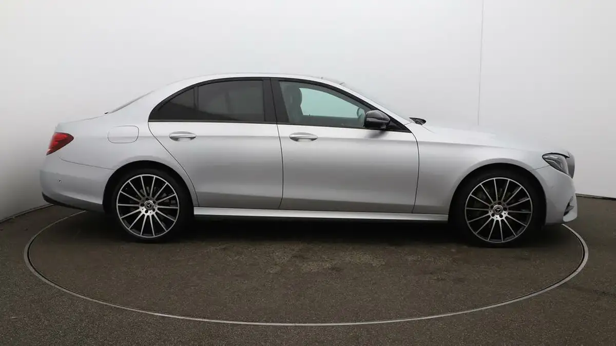 2019-mercedes-benz-e-class-30-d-e400d-amg-line-night-edition-premium-plus-saloon-4d-big-50
