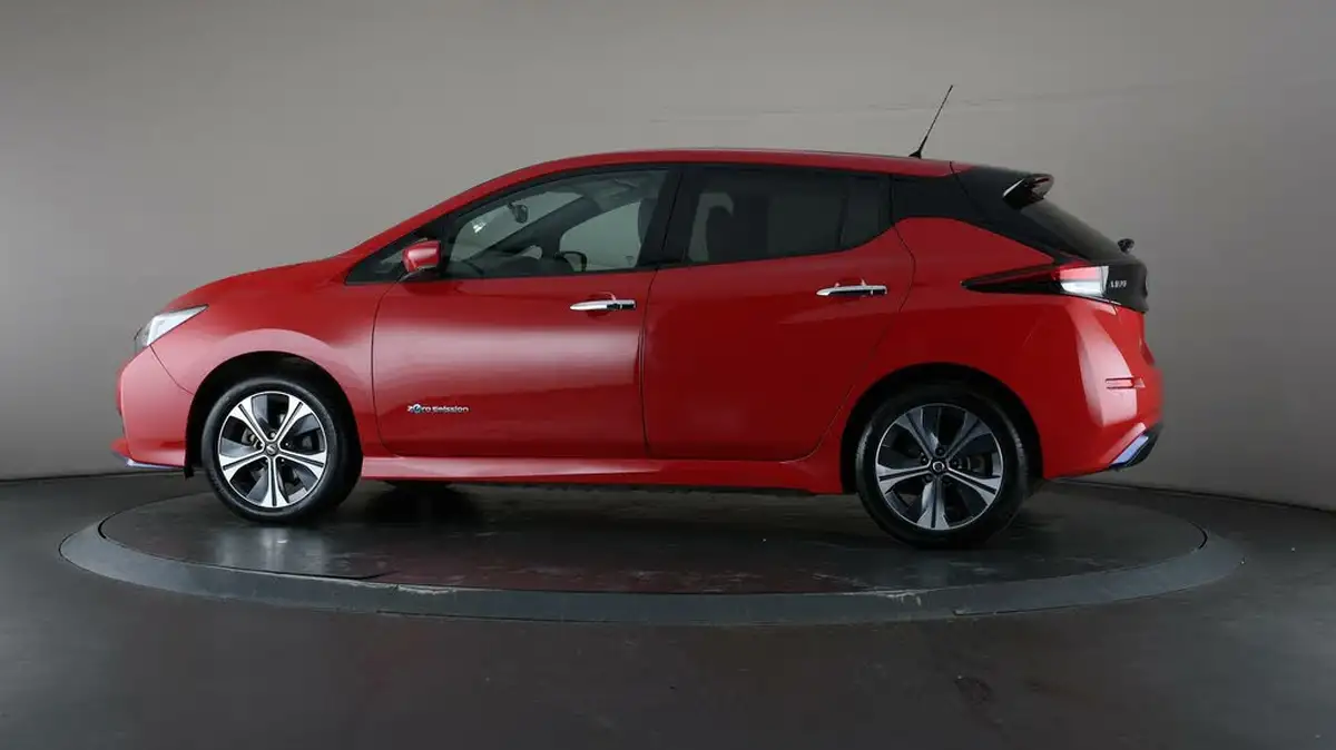 2020-nissan-leaf-e-e-tekna-big-37
