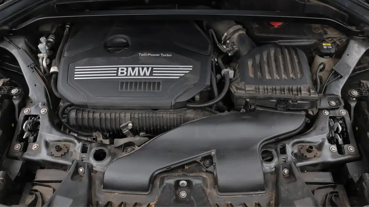2020-bmw-x1-20-sdrive-20i-xline-big-19