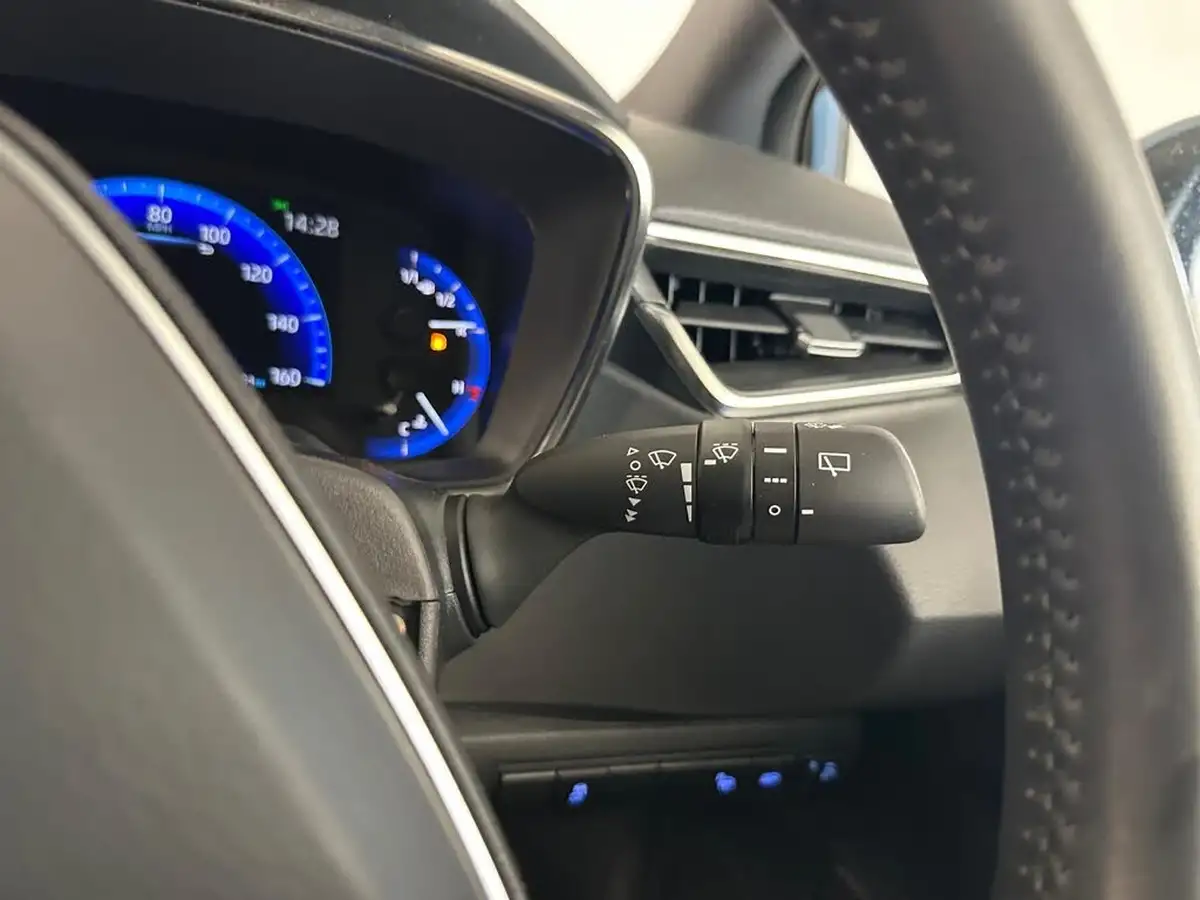 2021-toyota-corolla-18-vvt-i-icon-tech-trk-hatchback-5d-big-27