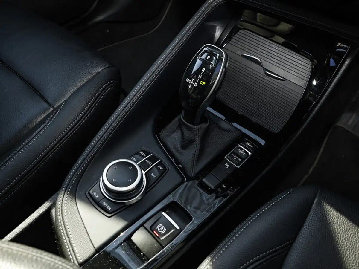 2019-bmw-x1-20-sdrive-20i-xline-sdrive20i-big-16