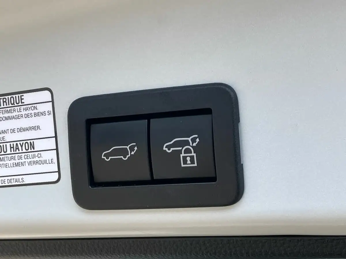 2023-toyota-yaris-cross-15-vvt-i-excel-awd-i-big-29