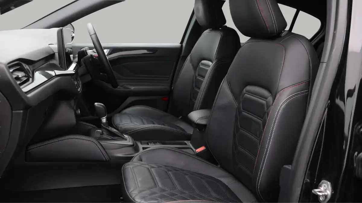 2023-ford-focus-10t-st-line-vignale-125ps-hybrid-mhev-hatchback-powershift-big-14