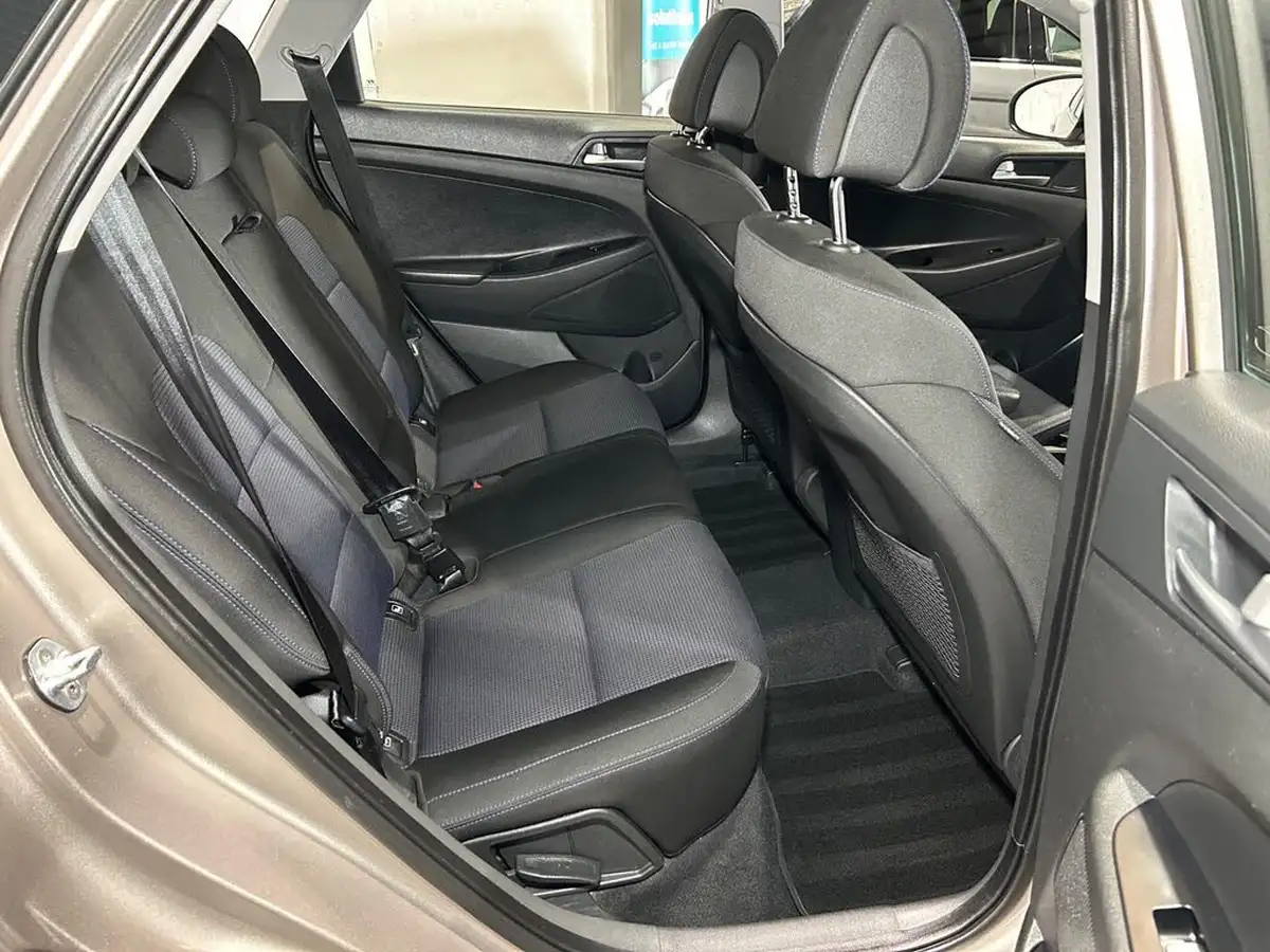 2016-hyundai-tucson-17crdi-blue-drive-se-nav-116ps-big-18