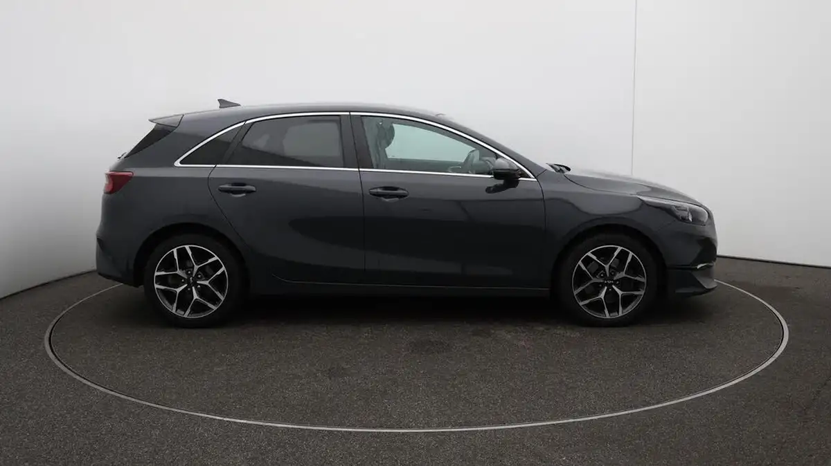 2022-kia-ceed-15-t-gdi-3-hatchback-big-49