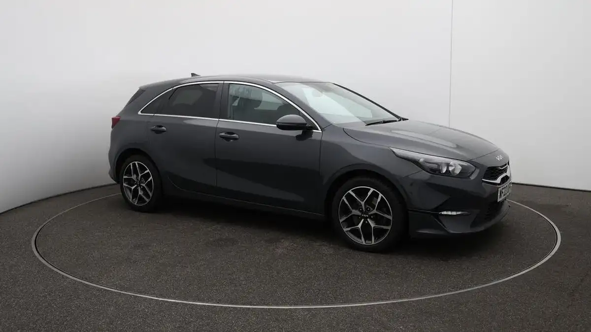 2022-kia-ceed-15-t-gdi-3-hatchback-big-45