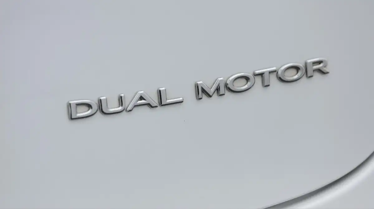 2021-tesla-model-3-e-long-range-4x4-big-21