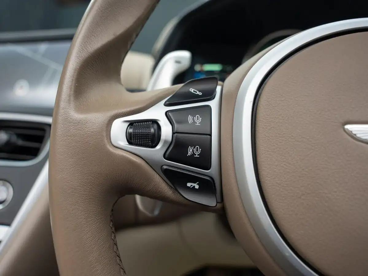 2018-aston-martin-db11-40-v8-big-23