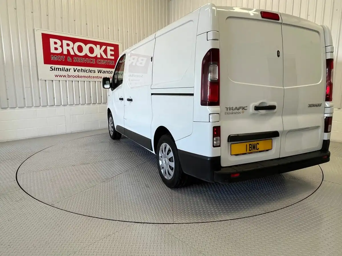 2019-renault-trafic-16dci-sl27-120-business-panel-big-2