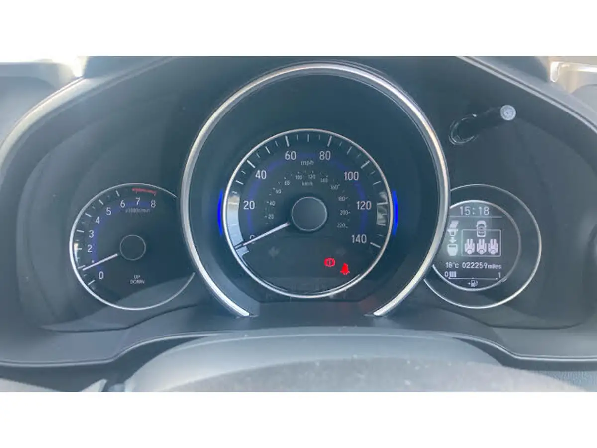 2019-honda-jazz-15-i-vtec-sport-navi-big-10