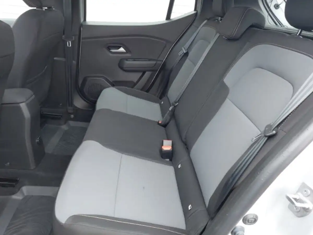2024-dacia-sandero-stepway-10-tce-extreme-90bhp-big-5