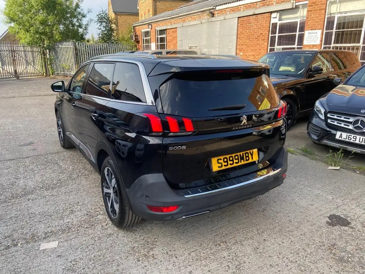 2018-peugeot-5008-suv-16-bluehdi-gt-line-eat6-big-44