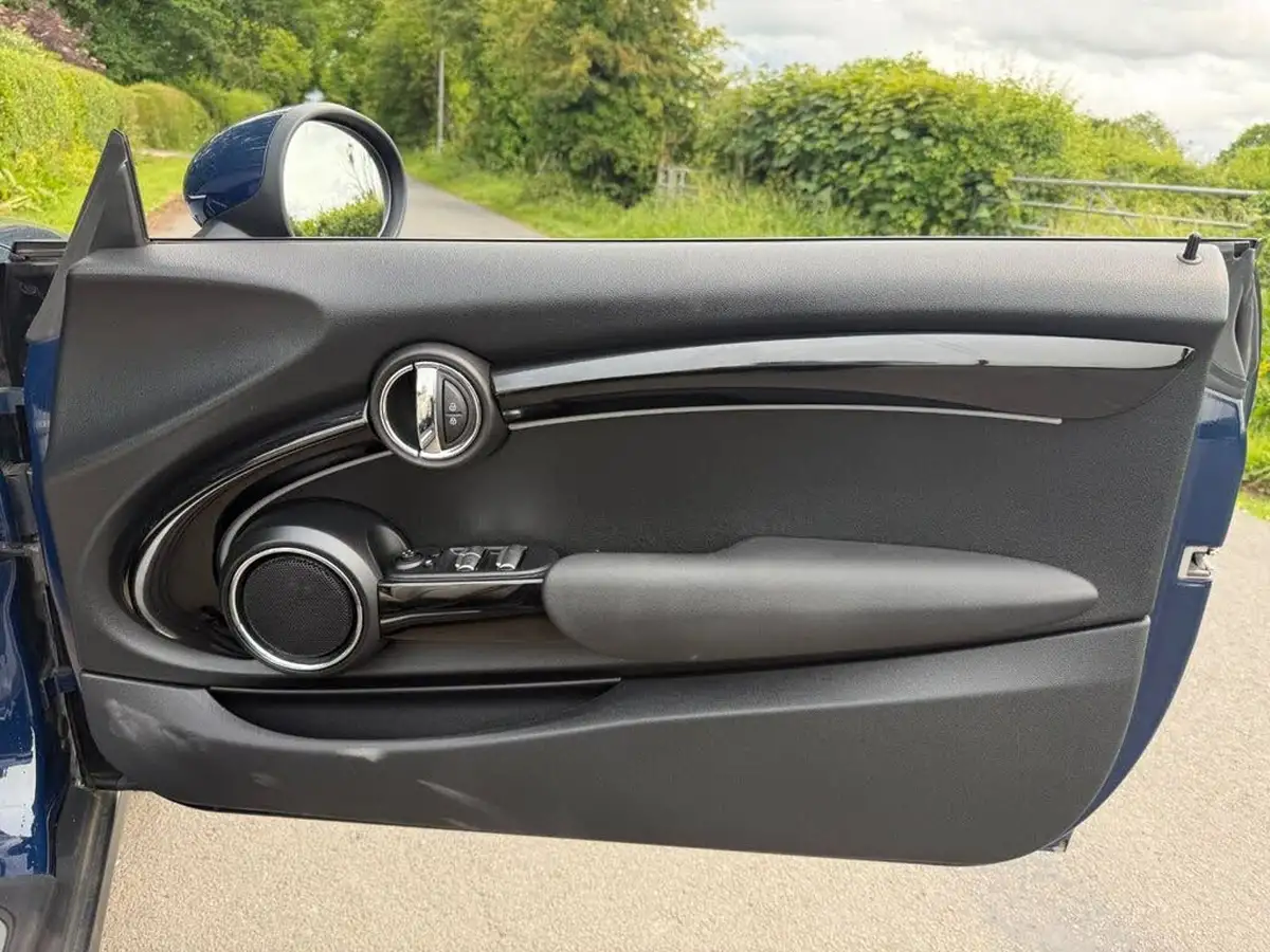 2019-mini-cooper-15-cooper-exclusive-134bhp-ss-convertible-2d-auto-big-38