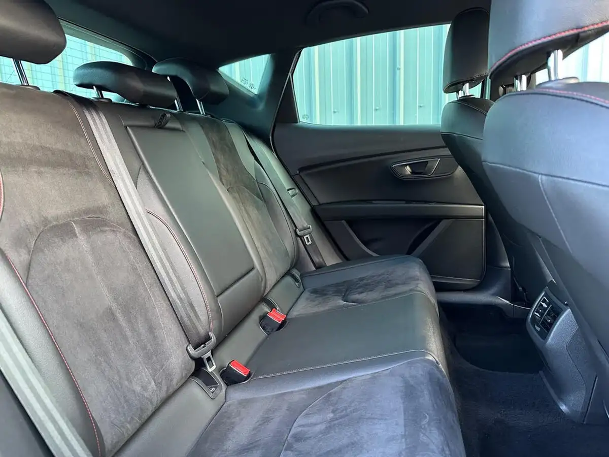 2020-seat-leon-15-tsi-evo-fr-black-edition-150ps-hatchback-dsg-big-13