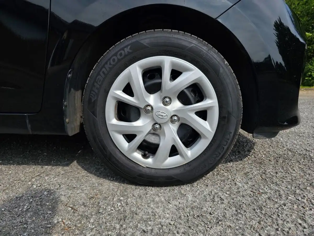 2017-hyundai-i10-10-se-big-9
