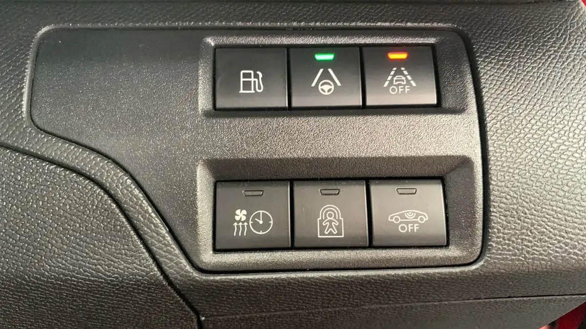 2021-peugeot-3008-suv-16-puretech-gt-225bhp-hybrid-e-eat8-big-33