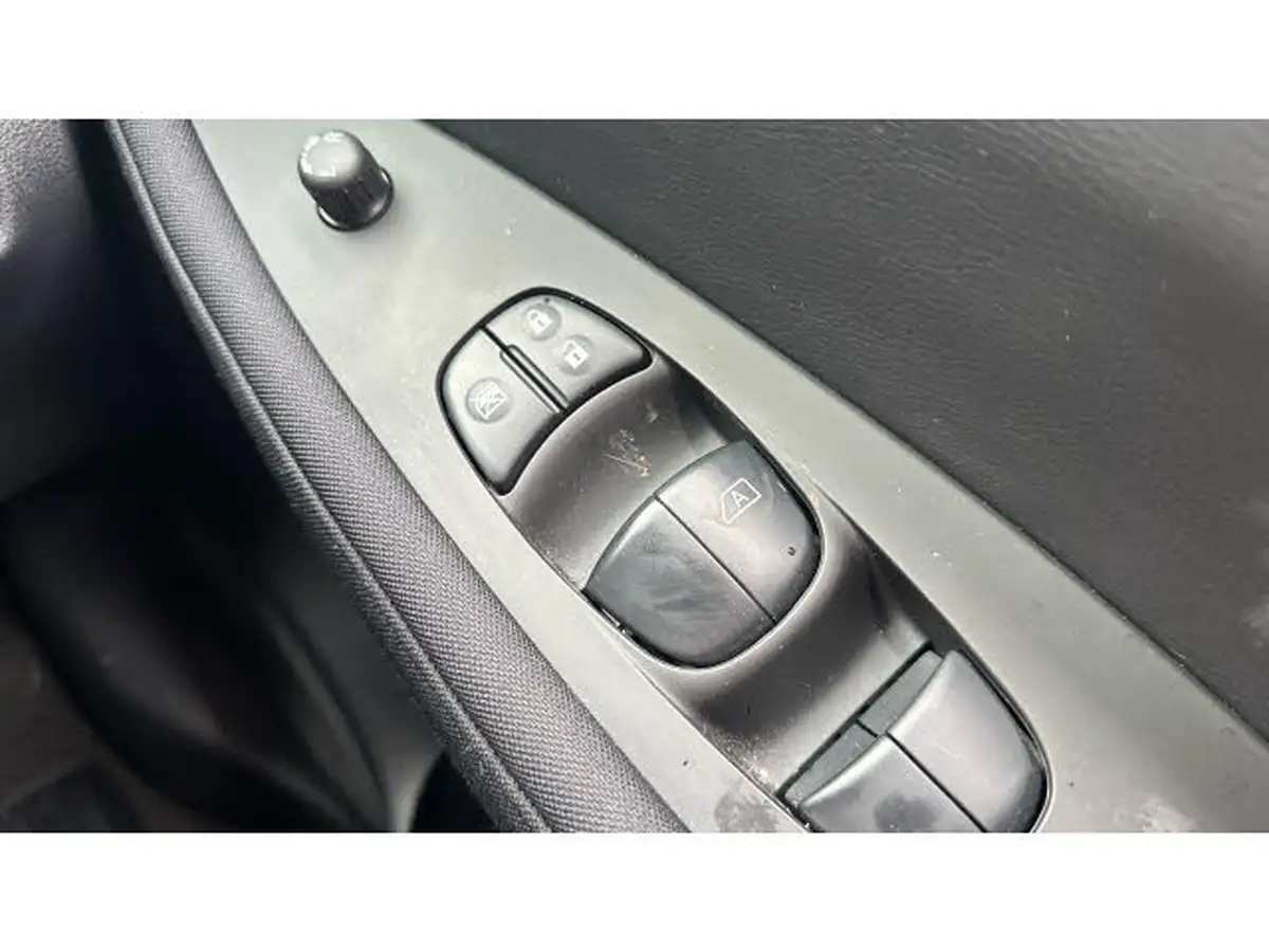 2021-nissan-leaf-e-acenta-big-20