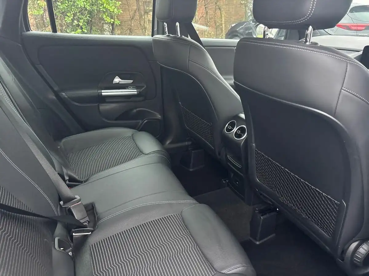 2022-mercedes-benz-gla-class-13-gla-180-sport-executive-big-41