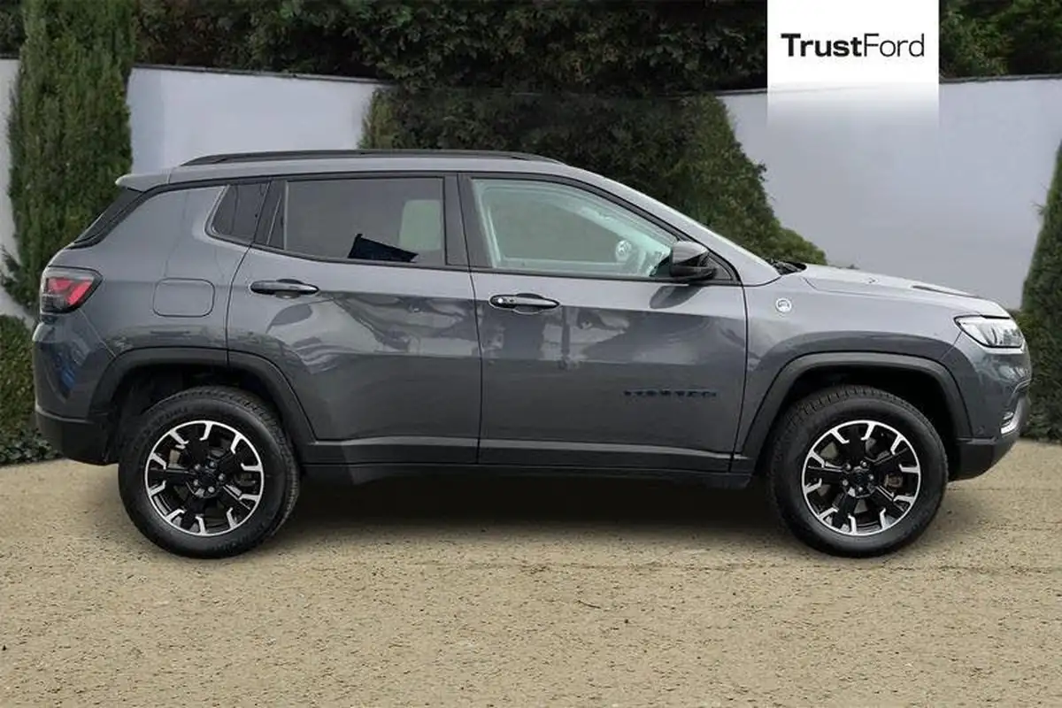 2022-jeep-compass-13-gse-trailhawk-big-2
