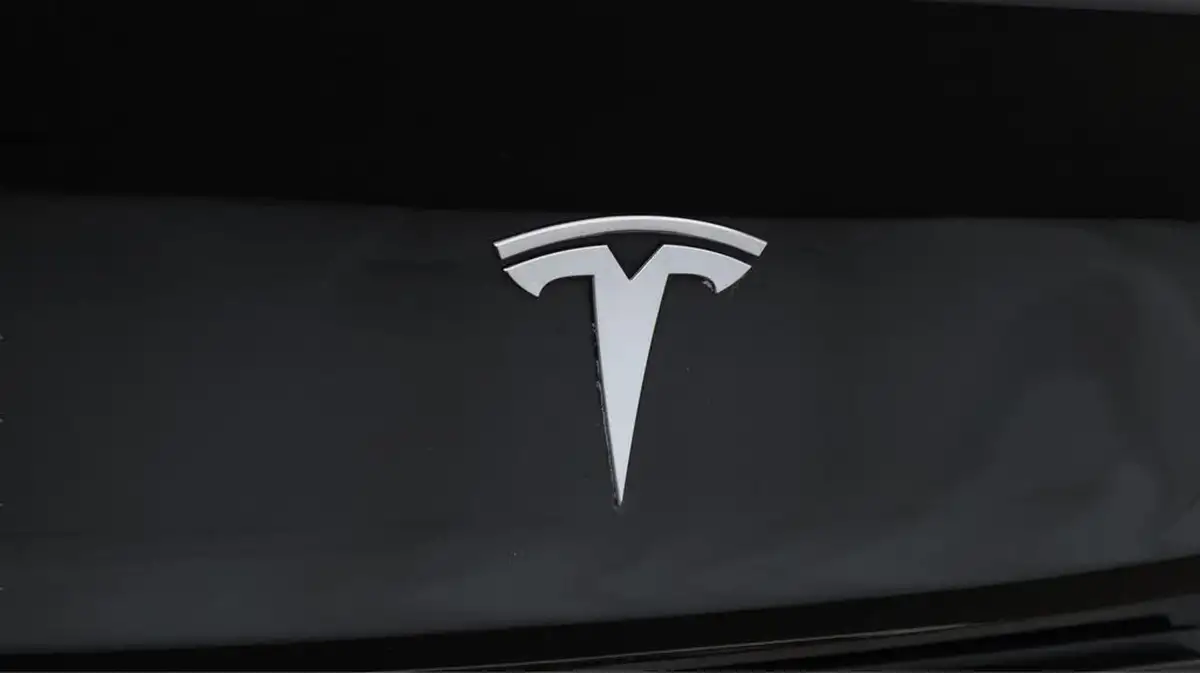 2022-tesla-model-3-e-long-range-big-34