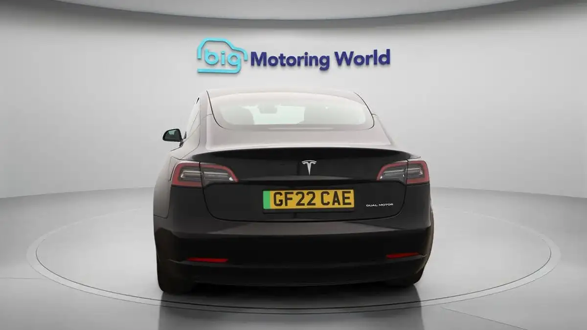 2022-tesla-model-3-e-long-range-big-6