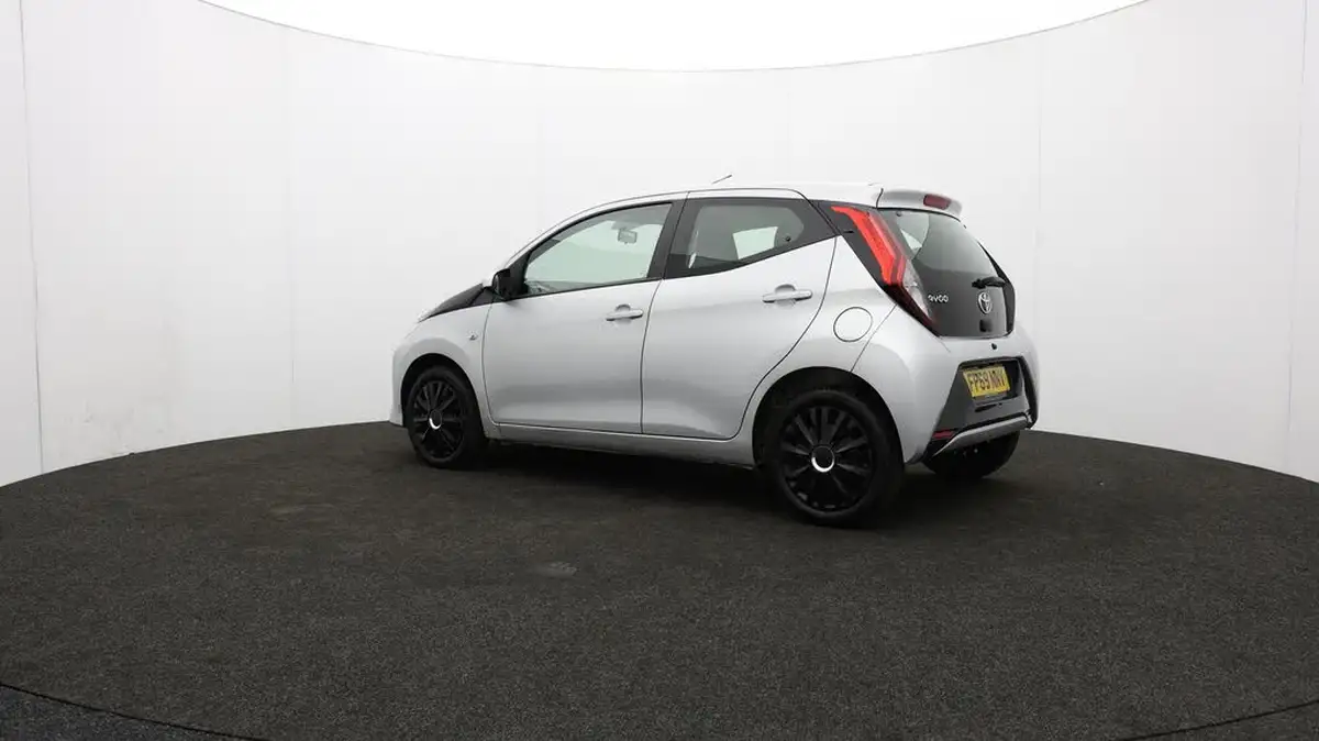 2019-toyota-aygo-10-vvt-i-x-play-big-68