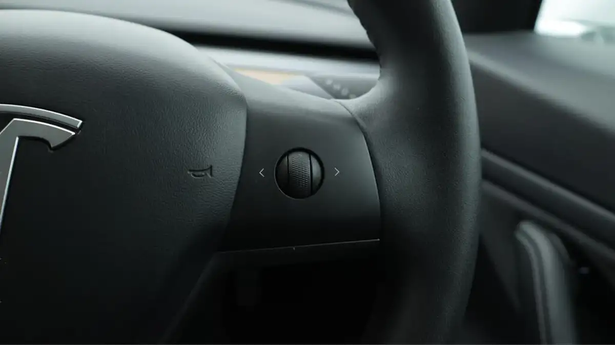 2020-tesla-model-3-e-standard-plus-big-25